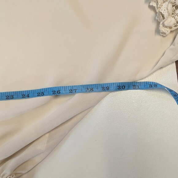 Entro Size Small Top Ecru Doily Lace Accents Rouleau Button Loops - Picture 11 of 16